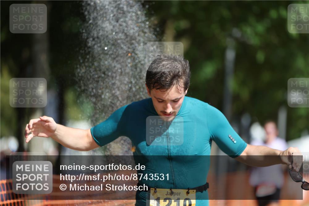 07.09.2025 - 19. Norderstedt Triathlon Michael Strokosch http://msf.ph/oto/8743531 07.09.2025 11:56:43 Laufen 1210, 1274 meine-sportfotos.de