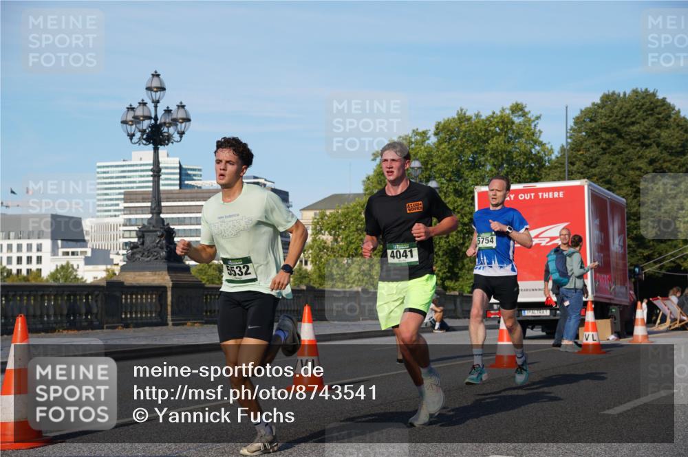 07.09.2025 - BARMER Alsterlauf Yannick Fuchs http://msf.ph/oto/8743541 07.09.2025 09:29:14 Laufen 5532, 4041, 5754, 1 meine-sportfotos.de