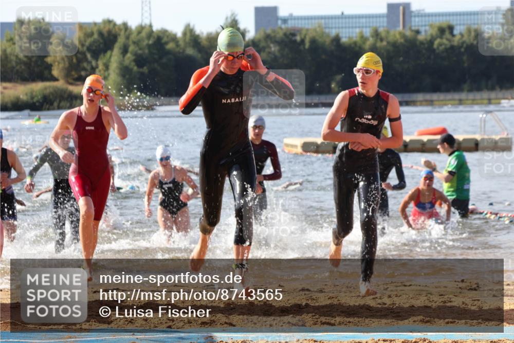07.09.2025 - 19. Norderstedt Triathlon Luisa Fischer http://msf.ph/oto/8743565 07.09.2025 10:22:13 Schwimmen 86, 639, 648, 652, 655, 664, 667, 672, 673, 686 meine-sportfotos.de