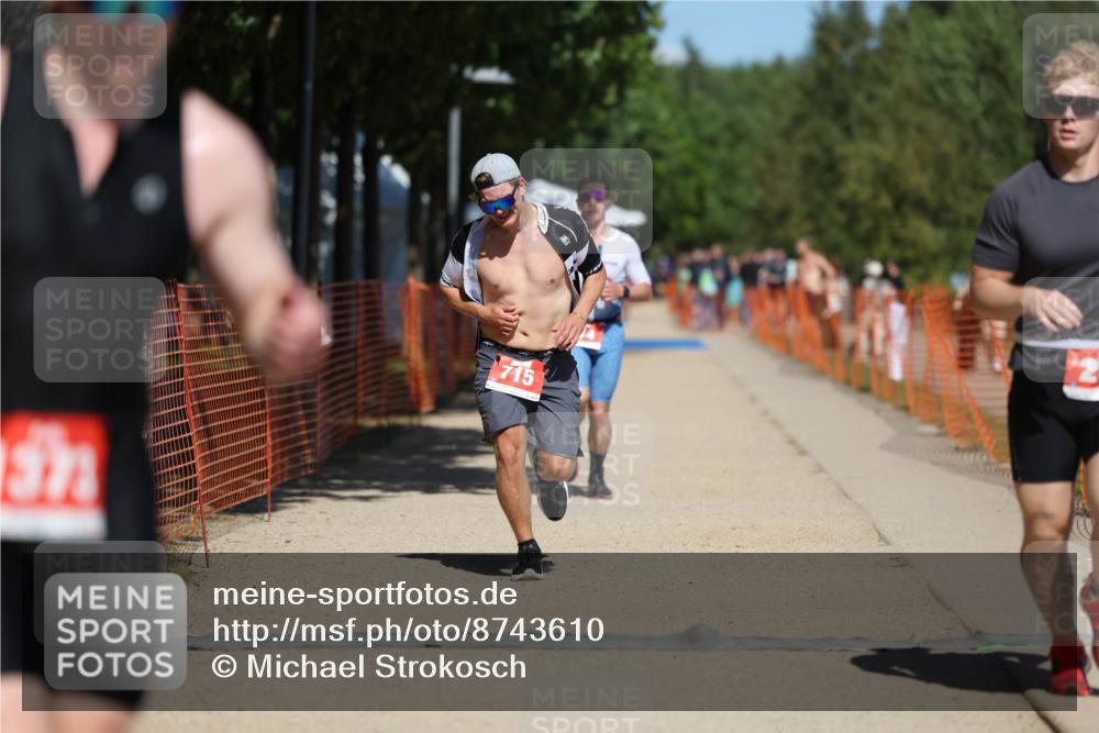 07.09.2025 - 19. Norderstedt Triathlon Michael Strokosch http://msf.ph/oto/8743610 07.09.2025 13:09:07 Laufen 174, 277, 715, 1373 meine-sportfotos.de