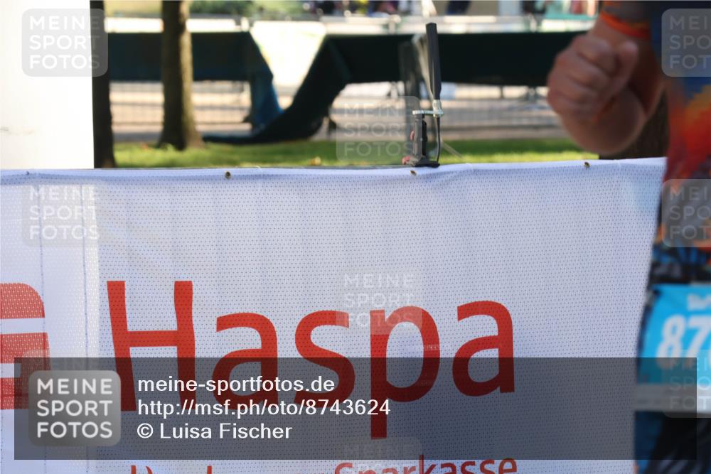 07.09.2025 - 19. Norderstedt Triathlon Luisa Fischer http://msf.ph/oto/8743624 07.09.2025 17:07:46 Ziel 870, 902 meine-sportfotos.de