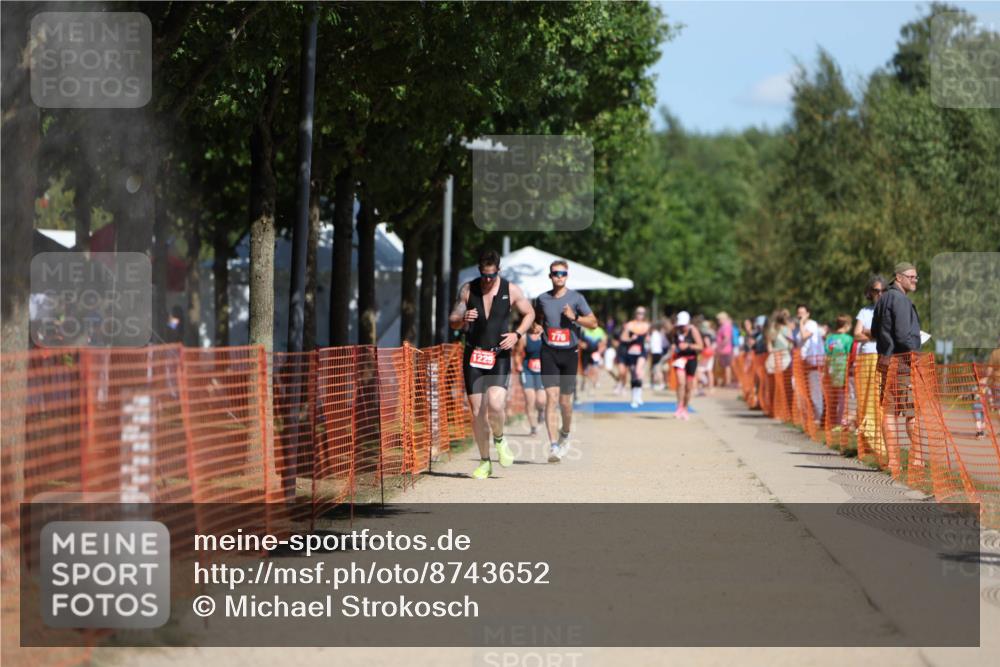 07.09.2025 - 19. Norderstedt Triathlon Michael Strokosch http://msf.ph/oto/8743652 07.09.2025 12:33:46 Laufen 1225 meine-sportfotos.de