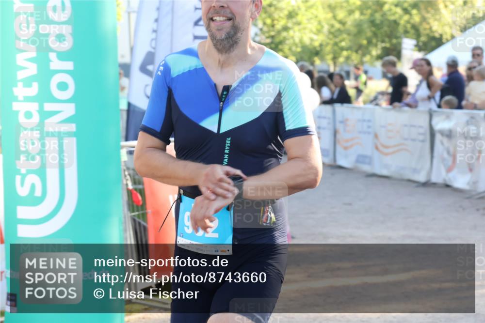 07.09.2025 - 19. Norderstedt Triathlon Luisa Fischer http://msf.ph/oto/8743660 07.09.2025 17:07:48 Ziel 870, 902 meine-sportfotos.de