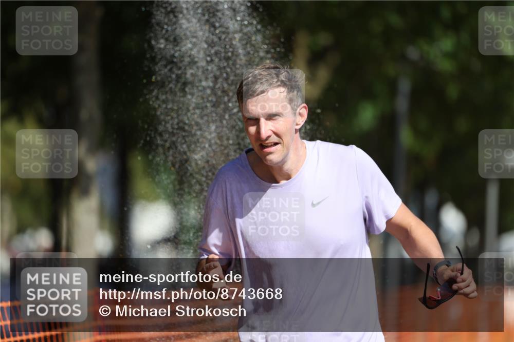 07.09.2025 - 19. Norderstedt Triathlon Michael Strokosch http://msf.ph/oto/8743668 07.09.2025 11:56:48 Laufen 806, 1274 meine-sportfotos.de