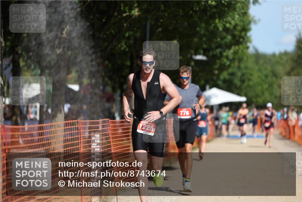 07.09.2025 - 19. Norderstedt Triathlon Michael Strokosch http://msf.ph/oto/8743674 07.09.2025 12:33:52 Laufen 773, 776, 1225 meine-sportfotos.de