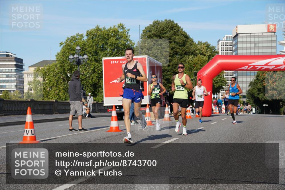 07.09.2025 - BARMER Alsterlauf Yannick Fuchs http://msf.ph/oto/8743700 07.09.2025 09:29:19 Laufen 34, 2012, 4647 meine-sportfotos.de