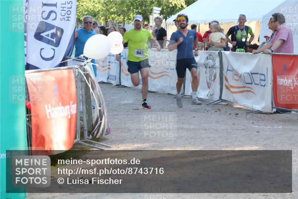 07.09.2025 - 19. Norderstedt Triathlon Luisa Fischer http://msf.ph/oto/8743716 07.09.2025 17:09:02 Ziel 947 meine-sportfotos.de