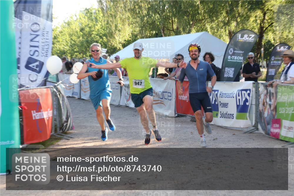 07.09.2025 - 19. Norderstedt Triathlon Luisa Fischer http://msf.ph/oto/8743740 07.09.2025 17:09:04 Ziel 947 meine-sportfotos.de