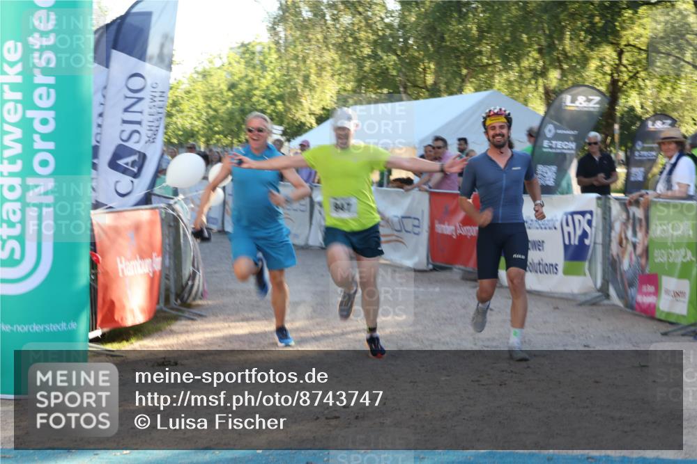 07.09.2025 - 19. Norderstedt Triathlon Luisa Fischer http://msf.ph/oto/8743747 07.09.2025 17:09:04 Ziel 947 meine-sportfotos.de