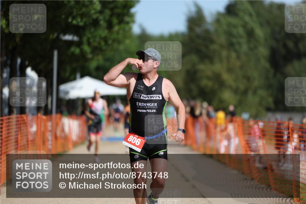 07.09.2025 - 19. Norderstedt Triathlon Michael Strokosch http://msf.ph/oto/8743748 07.09.2025 11:56:54 Laufen 806 meine-sportfotos.de