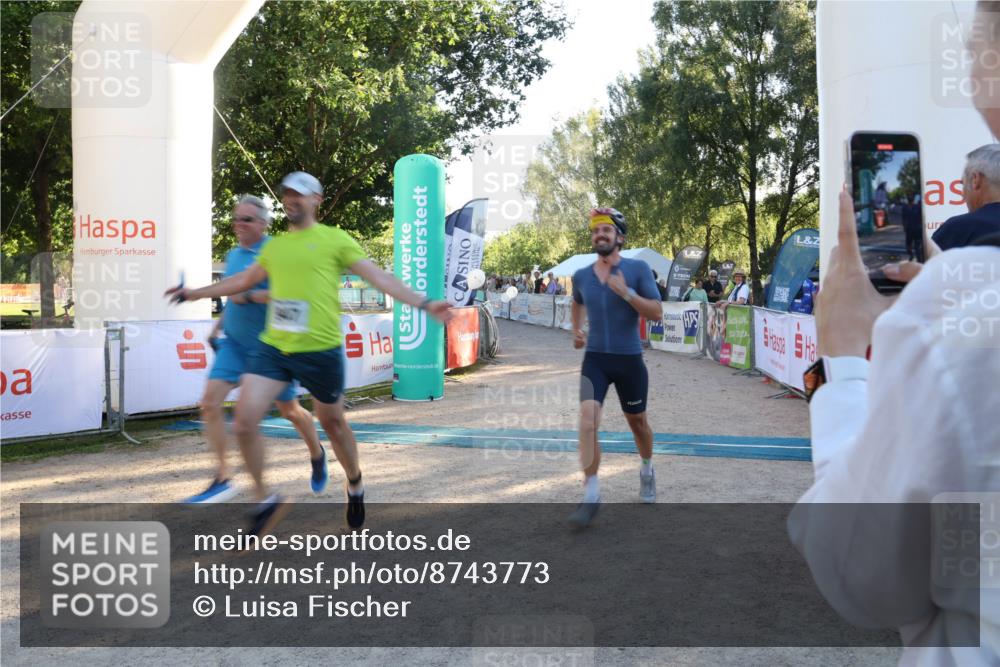 07.09.2025 - 19. Norderstedt Triathlon Luisa Fischer http://msf.ph/oto/8743773 07.09.2025 17:09:06 Ziel 947 meine-sportfotos.de