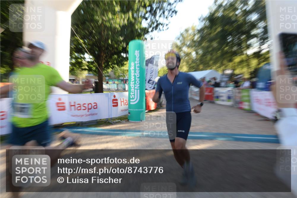 07.09.2025 - 19. Norderstedt Triathlon Luisa Fischer http://msf.ph/oto/8743776 07.09.2025 17:09:06 Ziel 947 meine-sportfotos.de