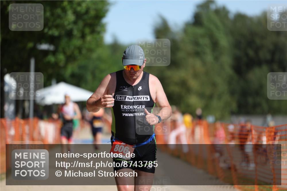 07.09.2025 - 19. Norderstedt Triathlon Michael Strokosch http://msf.ph/oto/8743785 07.09.2025 11:56:55 Laufen 806, 1176 meine-sportfotos.de
