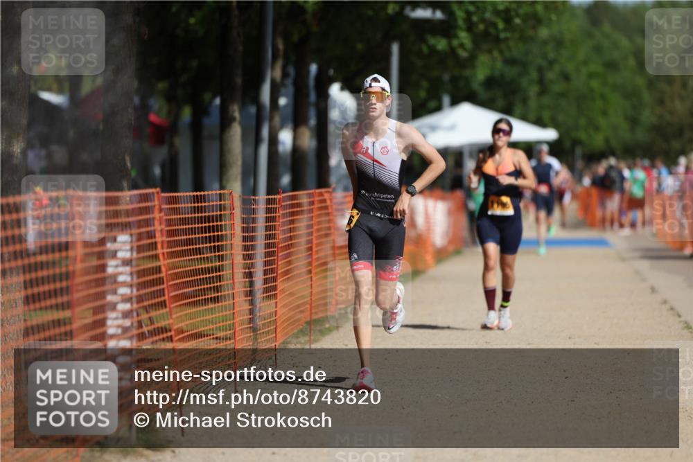 07.09.2025 - 19. Norderstedt Triathlon Michael Strokosch http://msf.ph/oto/8743820 07.09.2025 11:57:00 Laufen 806, 1176, 1195 meine-sportfotos.de