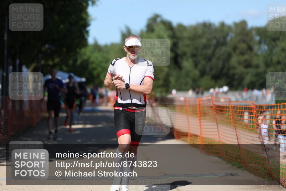 07.09.2025 - 19. Norderstedt Triathlon Michael Strokosch http://msf.ph/oto/8743823 07.09.2025 14:43:30 Laufen 422, 972, 994, 1001, 1467 meine-sportfotos.de