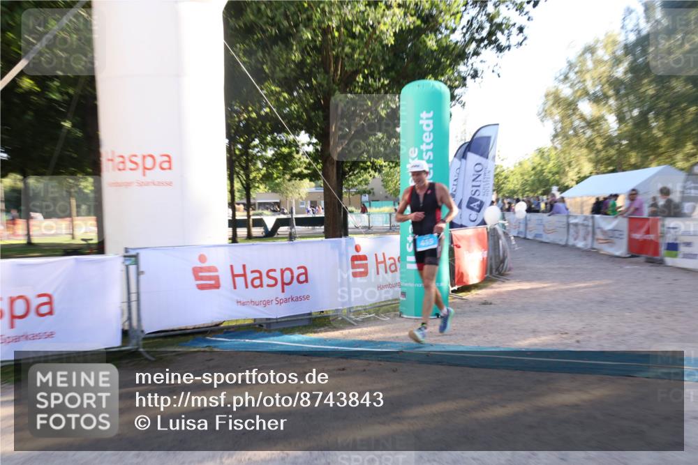 07.09.2025 - 19. Norderstedt Triathlon Luisa Fischer http://msf.ph/oto/8743843 07.09.2025 17:10:02 Ziel 415 meine-sportfotos.de