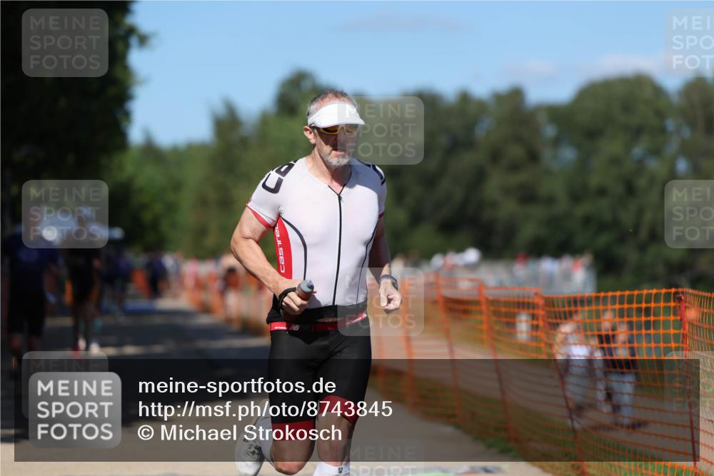 07.09.2025 - 19. Norderstedt Triathlon Michael Strokosch http://msf.ph/oto/8743845 07.09.2025 14:43:31 Laufen 422, 972, 994, 1001, 1467 meine-sportfotos.de