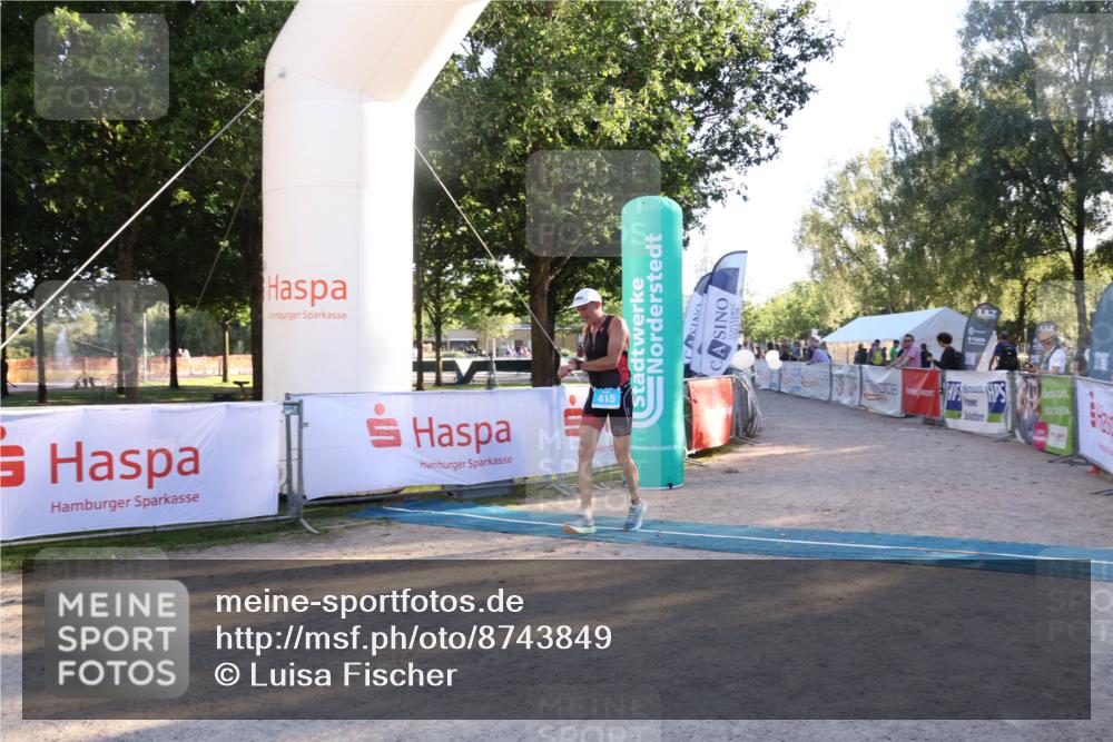 07.09.2025 - 19. Norderstedt Triathlon Luisa Fischer http://msf.ph/oto/8743849 07.09.2025 17:10:02 Ziel 415 meine-sportfotos.de