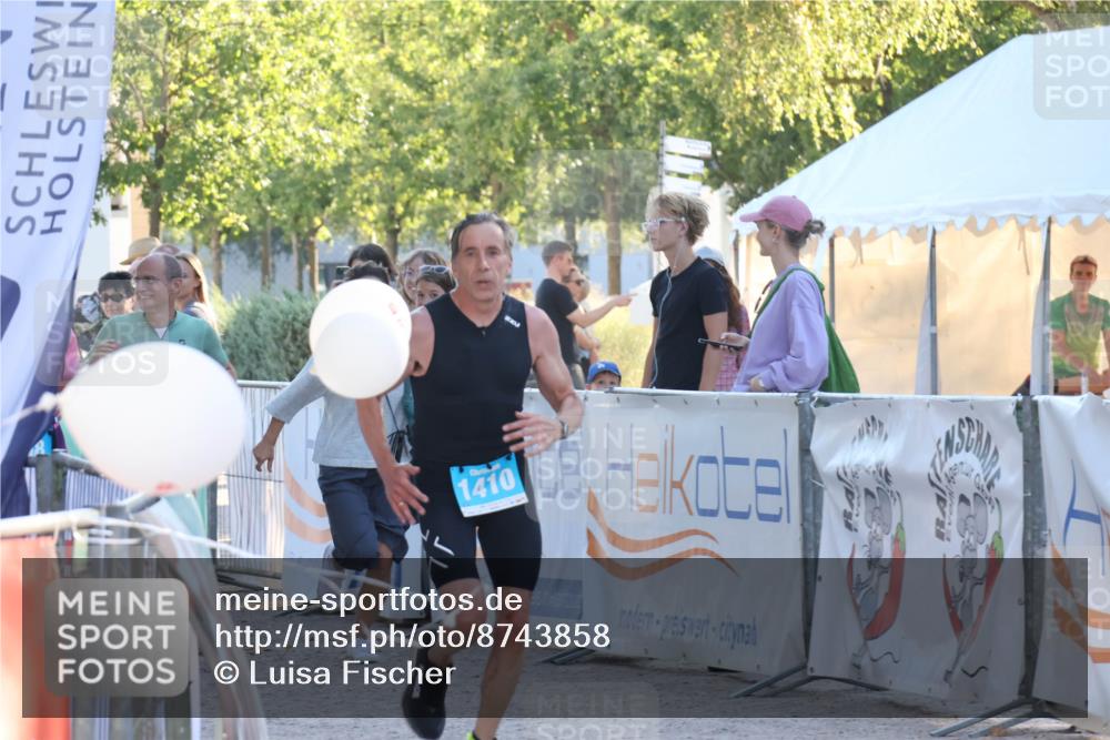 07.09.2025 - 19. Norderstedt Triathlon Luisa Fischer http://msf.ph/oto/8743858 07.09.2025 17:11:01 Ziel 408, 1410 meine-sportfotos.de