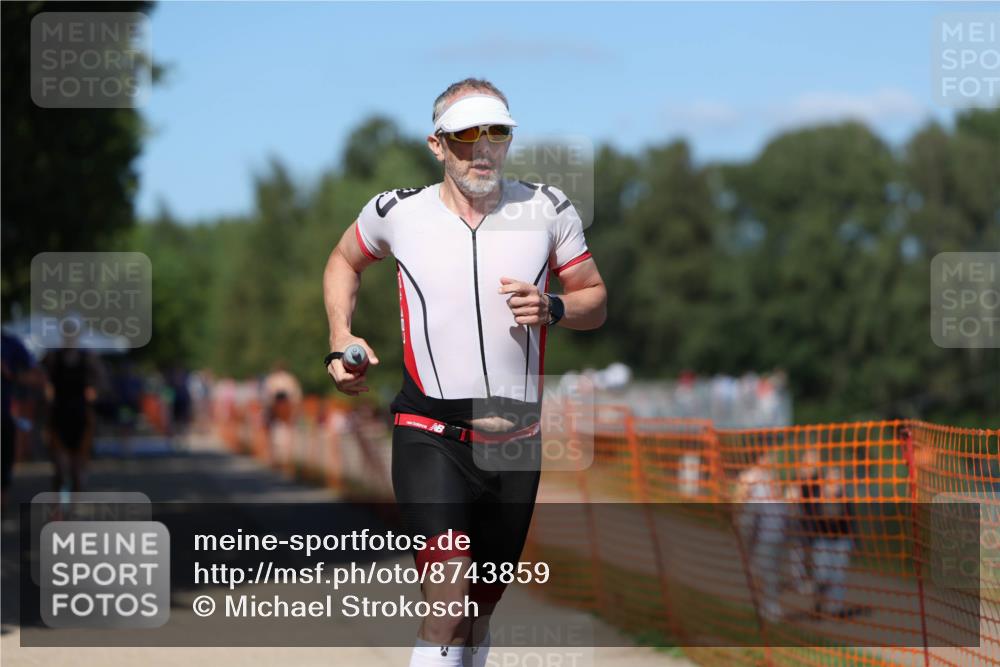 07.09.2025 - 19. Norderstedt Triathlon Michael Strokosch http://msf.ph/oto/8743859 07.09.2025 14:43:31 Laufen 422, 972, 994, 1001, 1467 meine-sportfotos.de