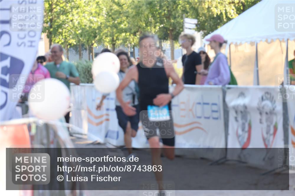 07.09.2025 - 19. Norderstedt Triathlon Luisa Fischer http://msf.ph/oto/8743863 07.09.2025 17:11:01 Ziel 408, 1410 meine-sportfotos.de
