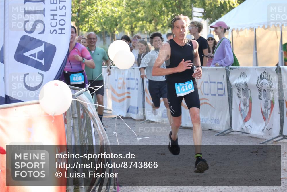 07.09.2025 - 19. Norderstedt Triathlon Luisa Fischer http://msf.ph/oto/8743866 07.09.2025 17:11:01 Ziel 408, 1410 meine-sportfotos.de