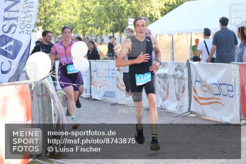 07.09.2025 - 19. Norderstedt Triathlon Luisa Fischer http://msf.ph/oto/8743875 07.09.2025 17:11:02 Ziel 408, 1410 meine-sportfotos.de