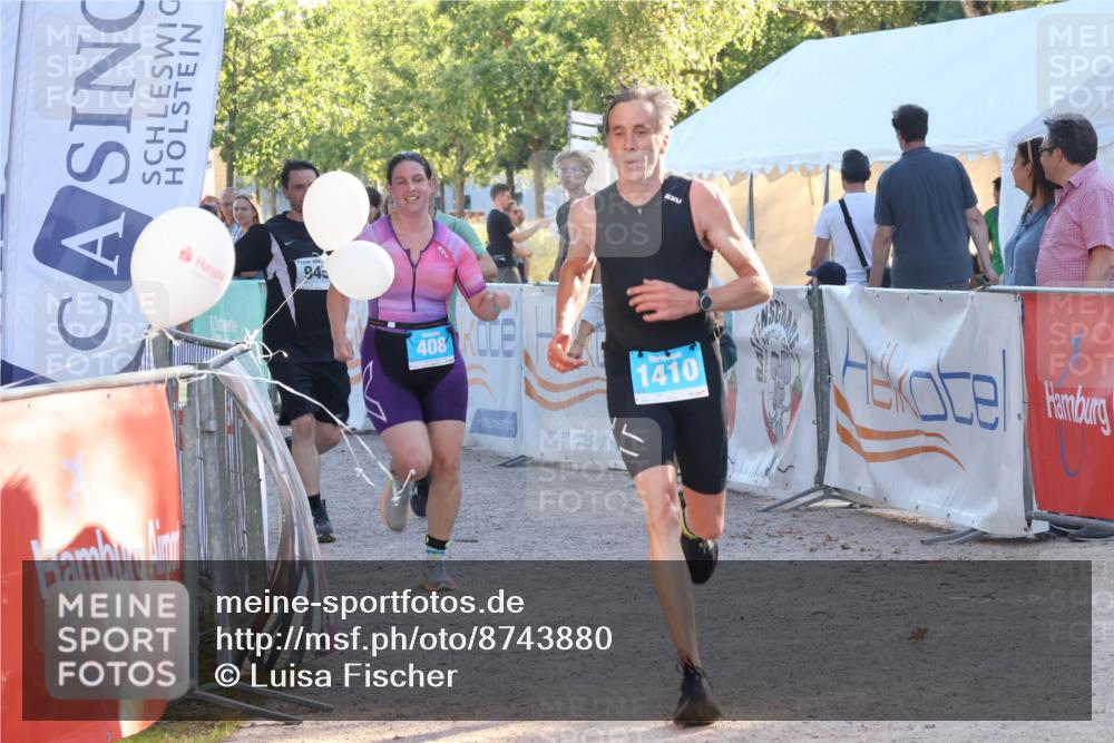 07.09.2025 - 19. Norderstedt Triathlon Luisa Fischer http://msf.ph/oto/8743880 07.09.2025 17:11:03 Ziel 408, 945, 1410 meine-sportfotos.de