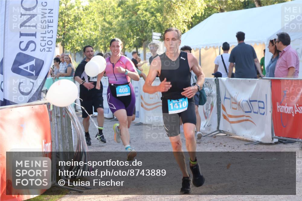 07.09.2025 - 19. Norderstedt Triathlon Luisa Fischer http://msf.ph/oto/8743889 07.09.2025 17:11:03 Ziel 408, 945, 1410 meine-sportfotos.de