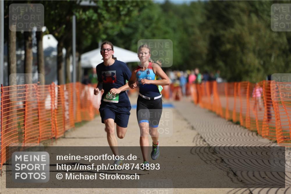 07.09.2025 - 19. Norderstedt Triathlon Michael Strokosch http://msf.ph/oto/8743893 07.09.2025 10:58:09 Laufen 57, 59, 643, 666, 693 meine-sportfotos.de