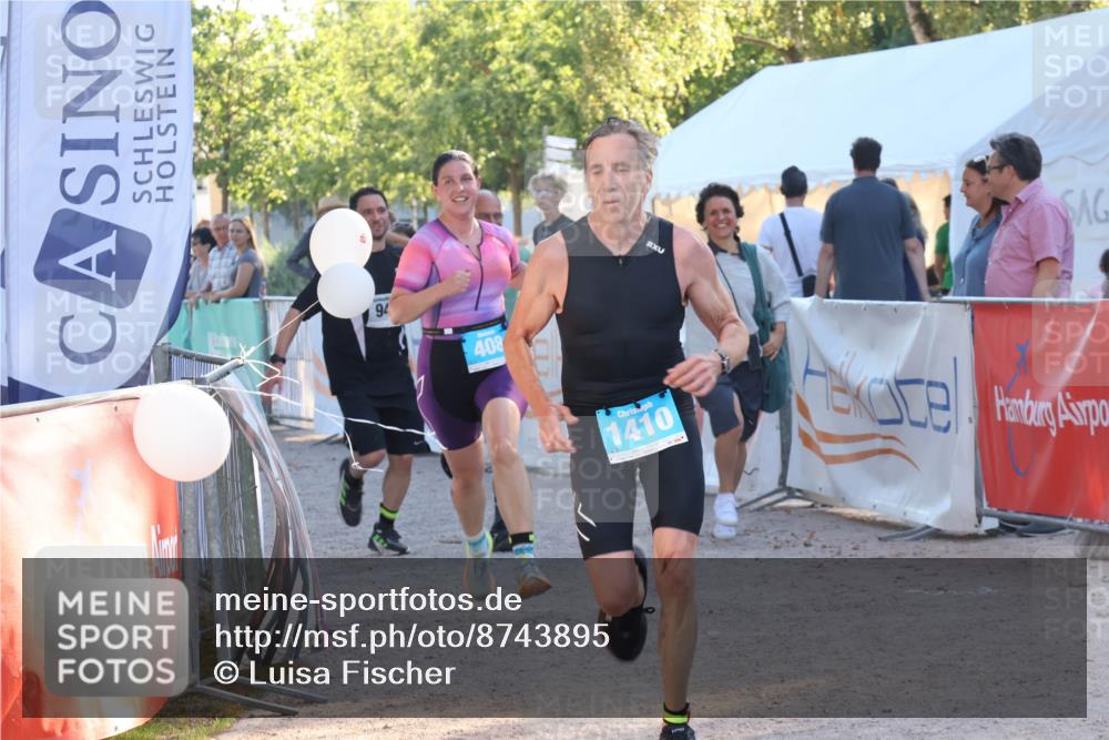 07.09.2025 - 19. Norderstedt Triathlon Luisa Fischer http://msf.ph/oto/8743895 07.09.2025 17:11:03 Ziel 408, 945, 1410 meine-sportfotos.de