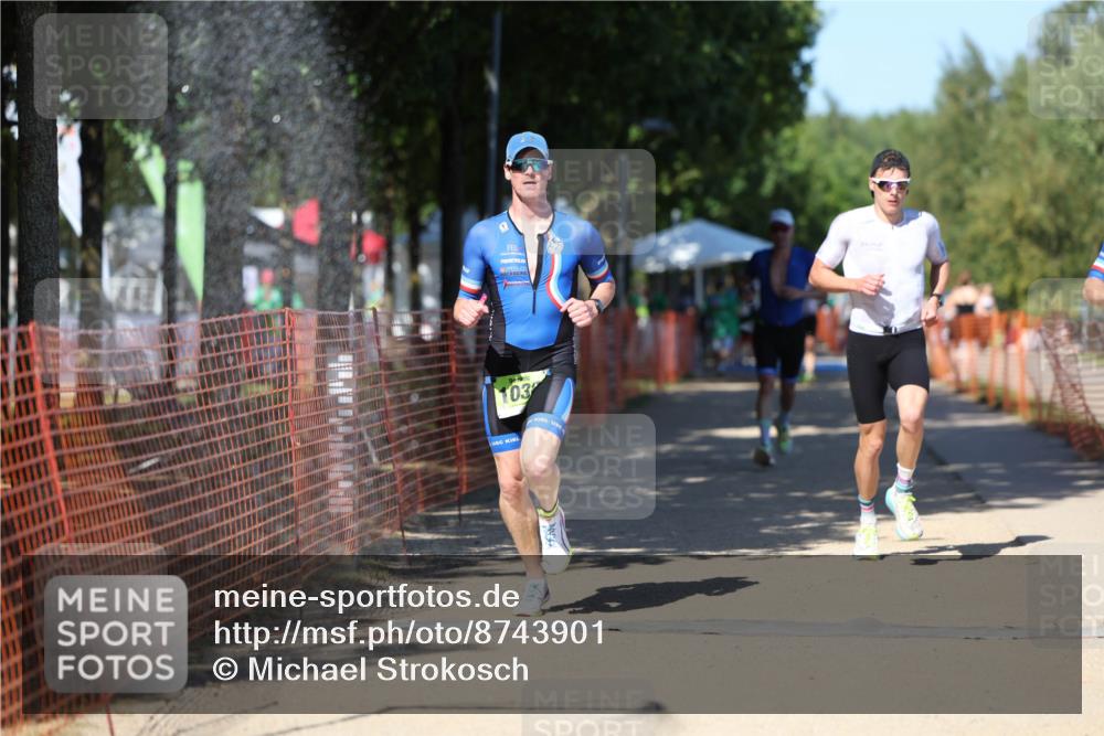 07.09.2025 - 19. Norderstedt Triathlon Michael Strokosch http://msf.ph/oto/8743901 07.09.2025 14:43:43 Laufen 1008, 1038, 1041, 1421 meine-sportfotos.de