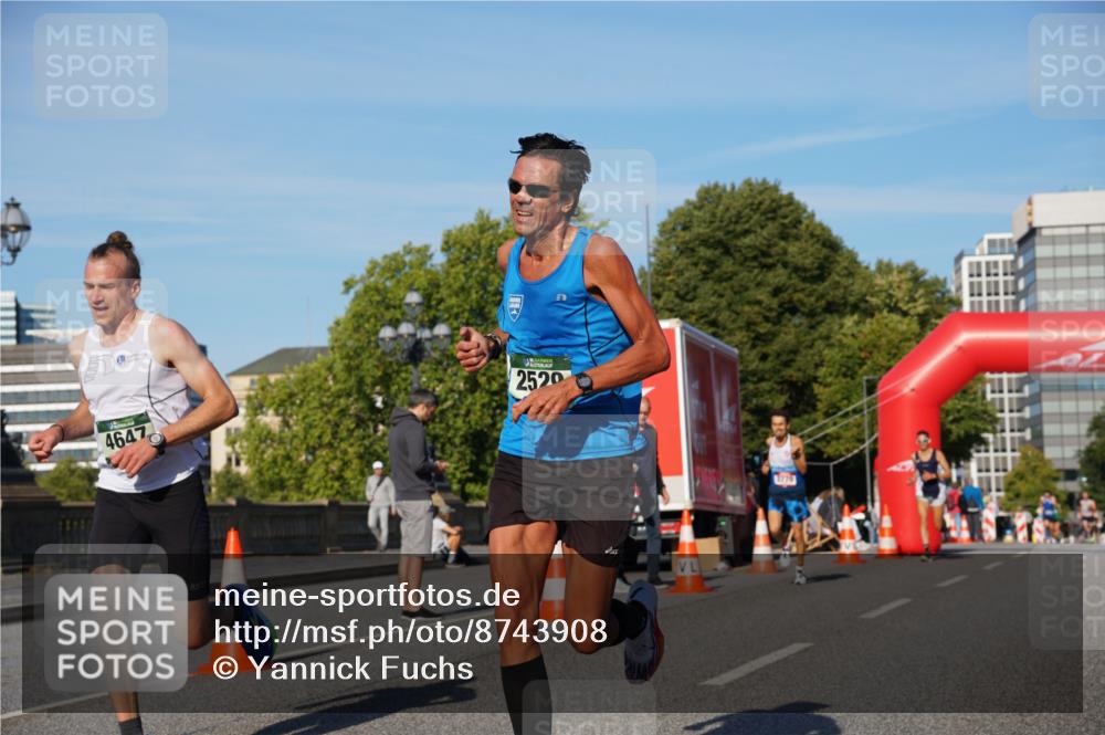 07.09.2025 - BARMER Alsterlauf Yannick Fuchs http://msf.ph/oto/8743908 07.09.2025 09:29:23 Laufen 4647, 2520 meine-sportfotos.de