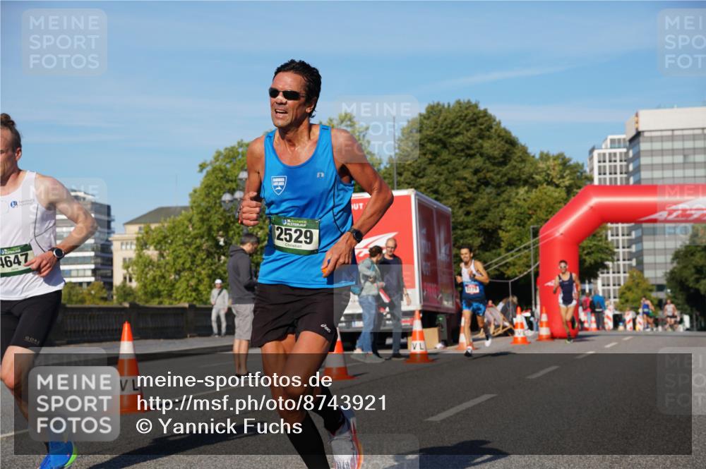 07.09.2025 - BARMER Alsterlauf Yannick Fuchs http://msf.ph/oto/8743921 07.09.2025 09:29:23 Laufen 4647, 36, 2529, 1775 meine-sportfotos.de
