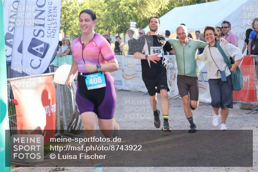 07.09.2025 - 19. Norderstedt Triathlon Luisa Fischer http://msf.ph/oto/8743922 07.09.2025 17:11:05 Ziel 408, 945, 1410 meine-sportfotos.de