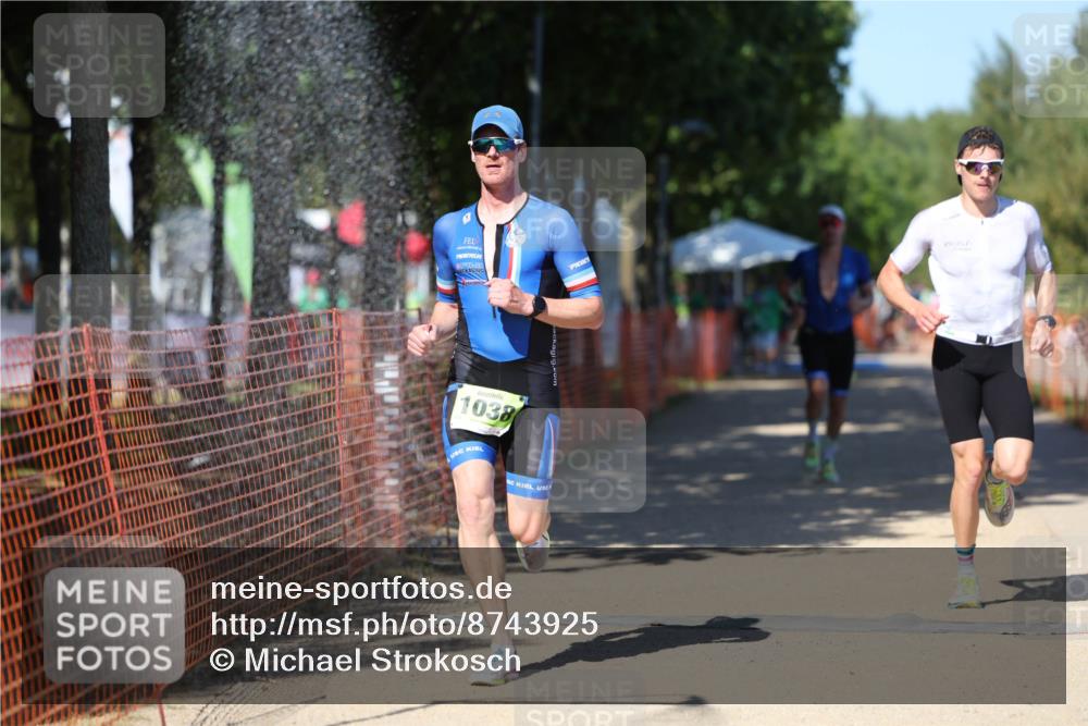 07.09.2025 - 19. Norderstedt Triathlon Michael Strokosch http://msf.ph/oto/8743925 07.09.2025 14:43:43 Laufen 1008, 1038, 1041, 1421 meine-sportfotos.de