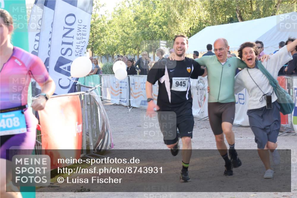 07.09.2025 - 19. Norderstedt Triathlon Luisa Fischer http://msf.ph/oto/8743931 07.09.2025 17:11:06 Ziel 408, 945, 1410 meine-sportfotos.de