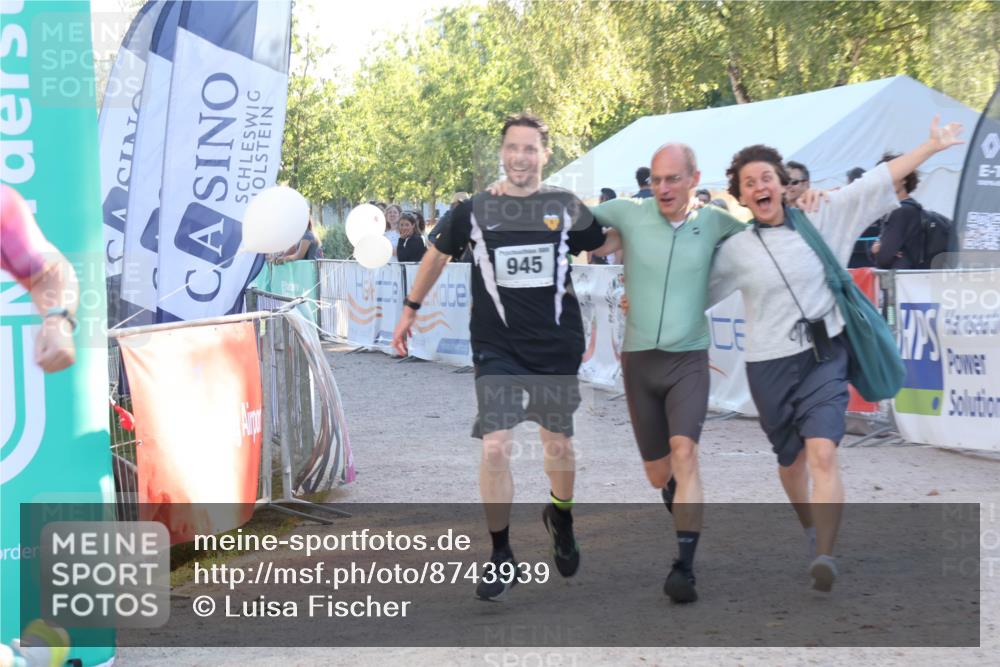 07.09.2025 - 19. Norderstedt Triathlon Luisa Fischer http://msf.ph/oto/8743939 07.09.2025 17:11:06 Ziel 408, 945, 1410 meine-sportfotos.de