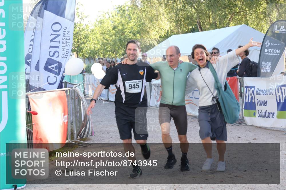 07.09.2025 - 19. Norderstedt Triathlon Luisa Fischer http://msf.ph/oto/8743945 07.09.2025 17:11:06 Ziel 408, 945, 1410 meine-sportfotos.de