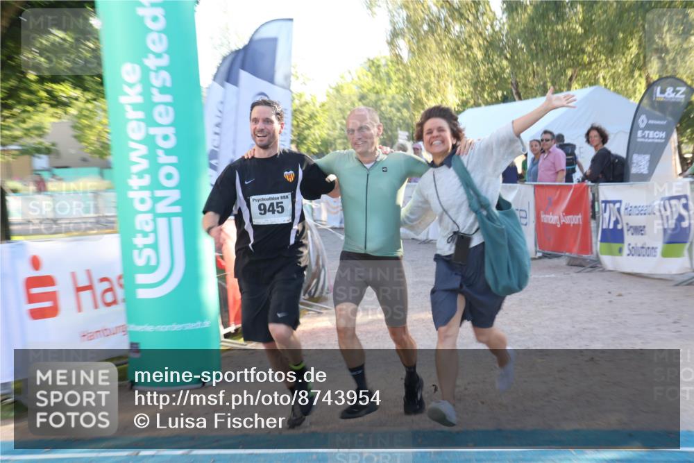 07.09.2025 - 19. Norderstedt Triathlon Luisa Fischer http://msf.ph/oto/8743954 07.09.2025 17:11:07 Ziel 408, 945, 1410 meine-sportfotos.de