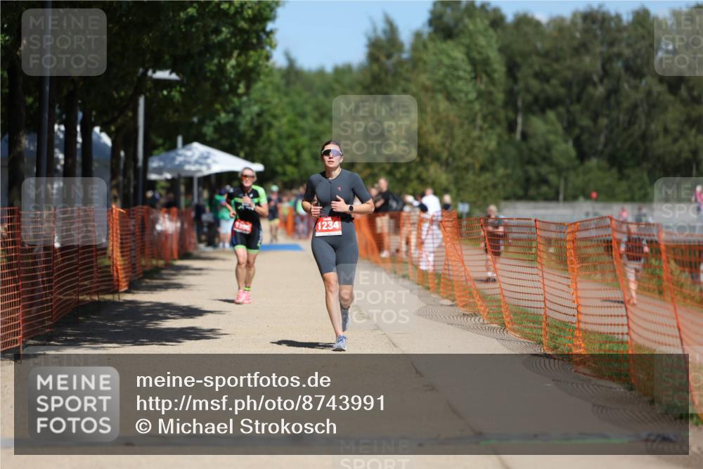 07.09.2025 - 19. Norderstedt Triathlon Michael Strokosch http://msf.ph/oto/8743991 07.09.2025 13:09:37 Laufen 1234, 1396 meine-sportfotos.de