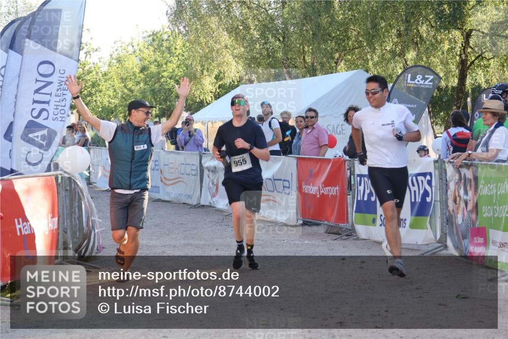 07.09.2025 - 19. Norderstedt Triathlon Luisa Fischer http://msf.ph/oto/8744002 07.09.2025 17:11:26 Ziel 955 meine-sportfotos.de