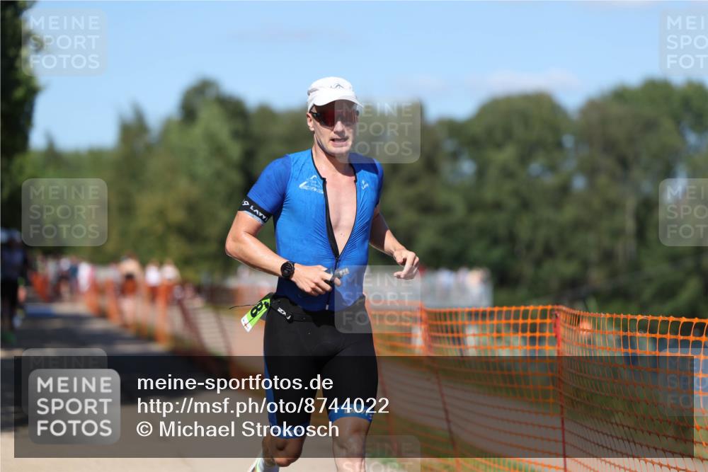 07.09.2025 - 19. Norderstedt Triathlon Michael Strokosch http://msf.ph/oto/8744022 07.09.2025 14:43:47 Laufen 1008, 1038, 1041, 1421 meine-sportfotos.de