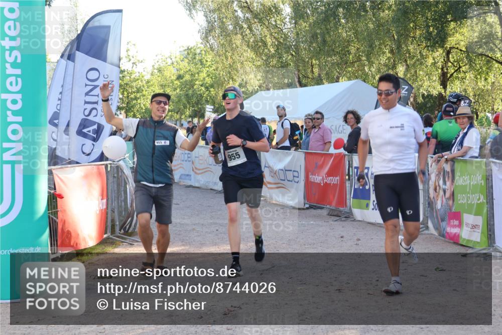 07.09.2025 - 19. Norderstedt Triathlon Luisa Fischer http://msf.ph/oto/8744026 07.09.2025 17:11:27 Ziel 955 meine-sportfotos.de