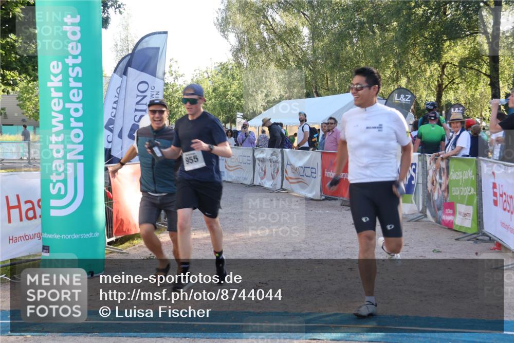 07.09.2025 - 19. Norderstedt Triathlon Luisa Fischer http://msf.ph/oto/8744044 07.09.2025 17:11:27 Ziel 955 meine-sportfotos.de