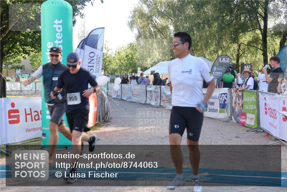 07.09.2025 - 19. Norderstedt Triathlon Luisa Fischer http://msf.ph/oto/8744063 07.09.2025 17:11:28 Ziel 955 meine-sportfotos.de