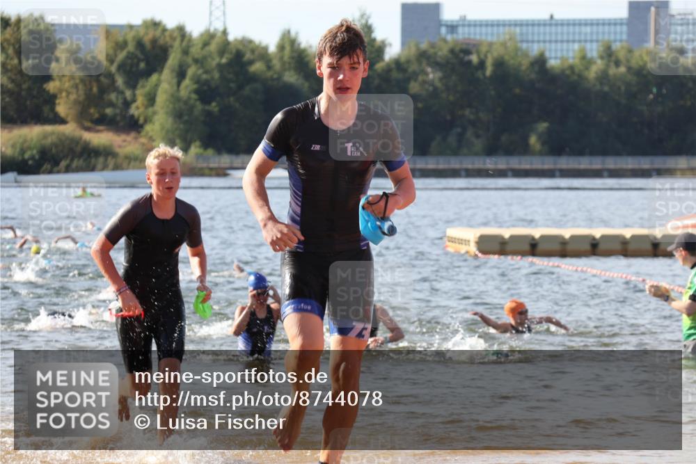 07.09.2025 - 19. Norderstedt Triathlon Luisa Fischer http://msf.ph/oto/8744078 07.09.2025 10:23:00 Schwimmen 58, 93, 109, 118, 638 meine-sportfotos.de