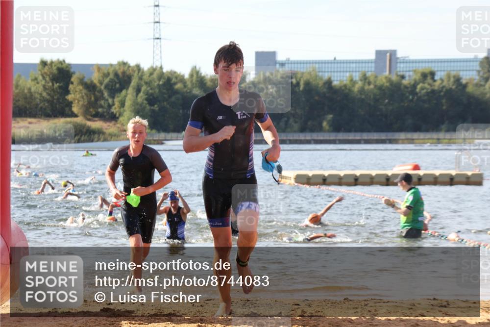 07.09.2025 - 19. Norderstedt Triathlon Luisa Fischer http://msf.ph/oto/8744083 07.09.2025 10:23:00 Schwimmen 58, 93, 109, 118, 638 meine-sportfotos.de