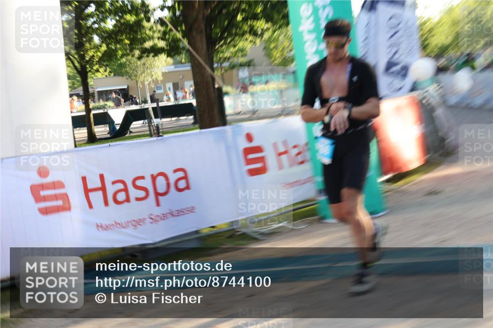07.09.2025 - 19. Norderstedt Triathlon Luisa Fischer http://msf.ph/oto/8744100 07.09.2025 17:11:45 Ziel 866 meine-sportfotos.de