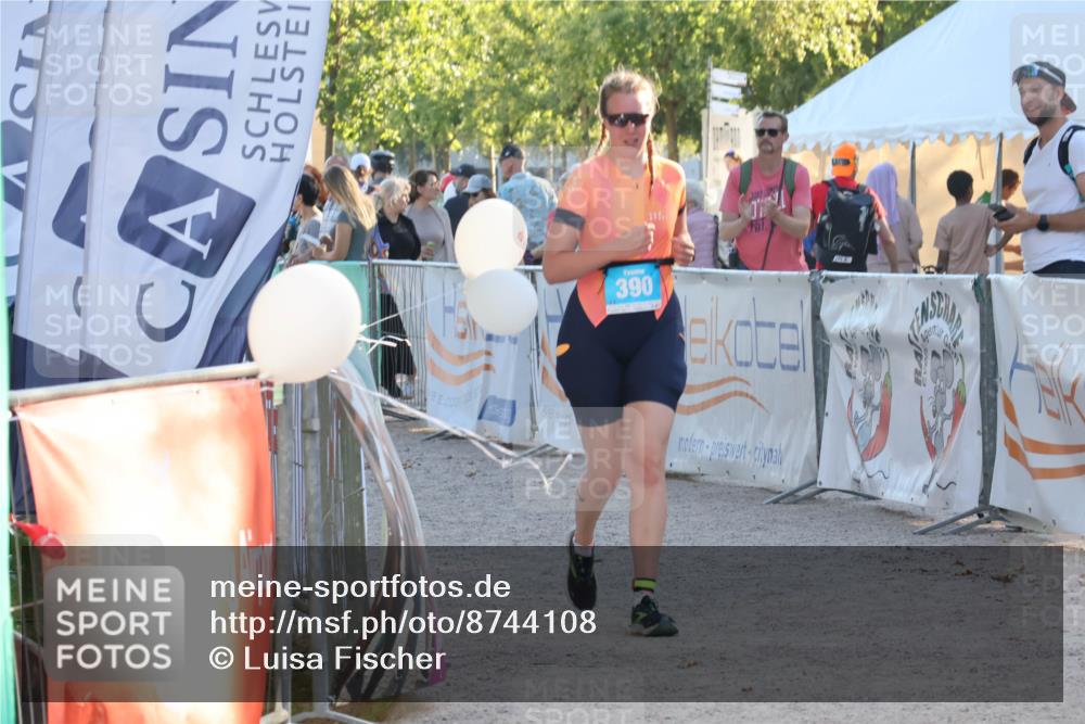 07.09.2025 - 19. Norderstedt Triathlon Luisa Fischer http://msf.ph/oto/8744108 07.09.2025 17:12:04 Ziel  meine-sportfotos.de